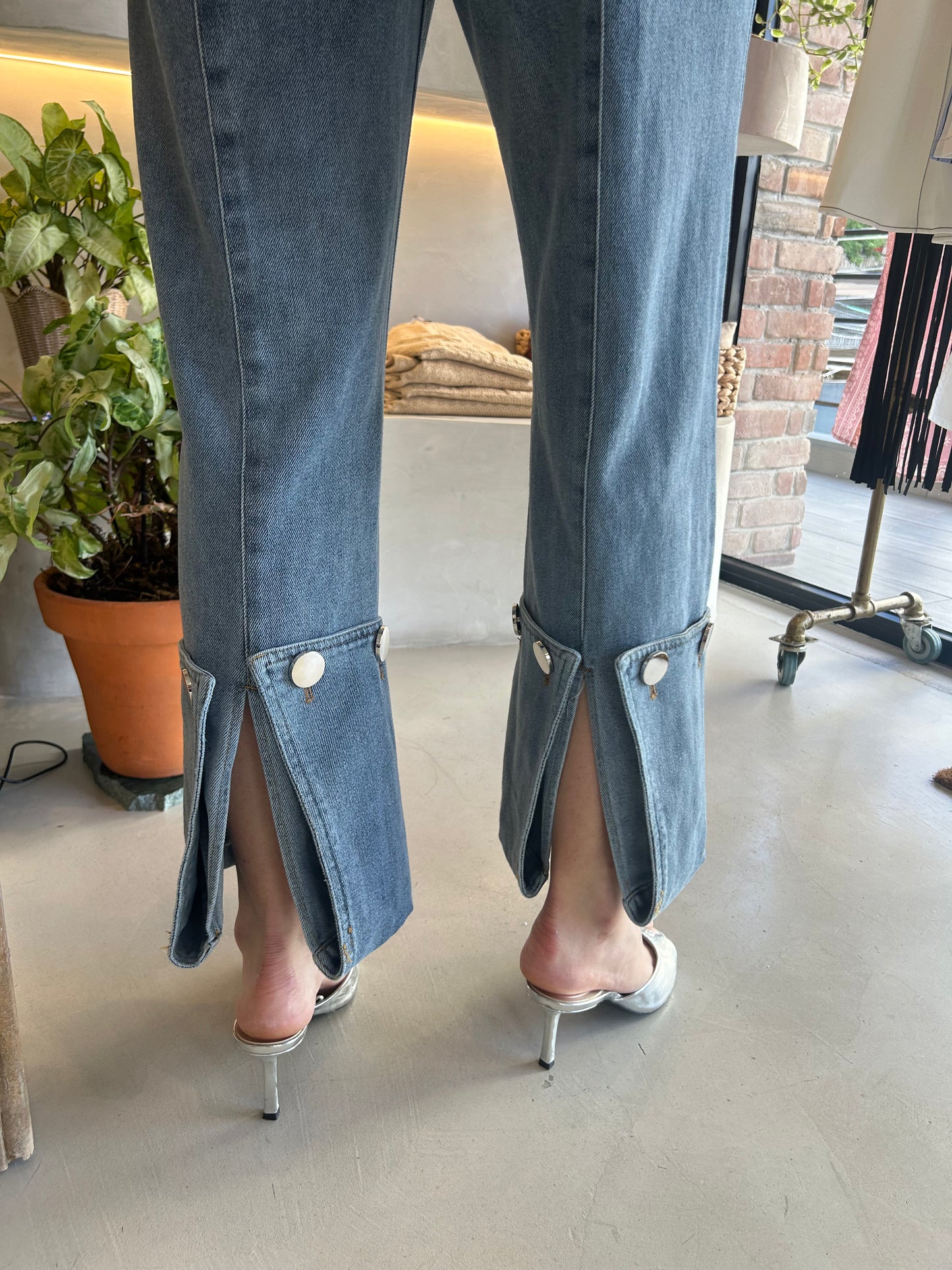 Rhode Island - Button Cuff Denim