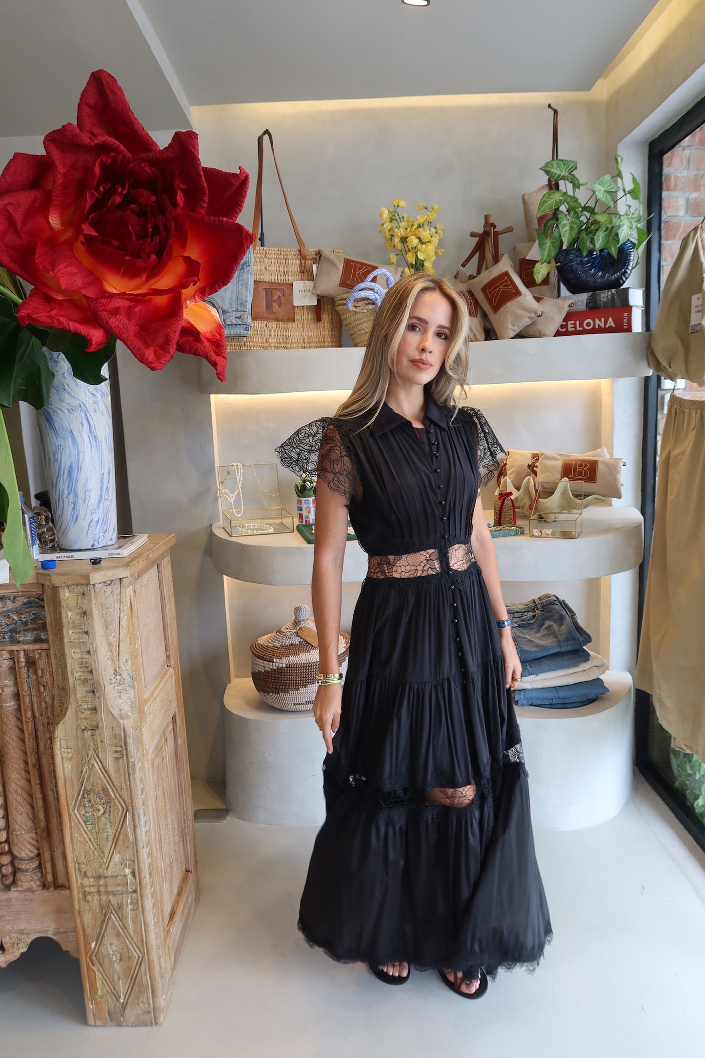 Palm Beach Princess - Lace Black Dress