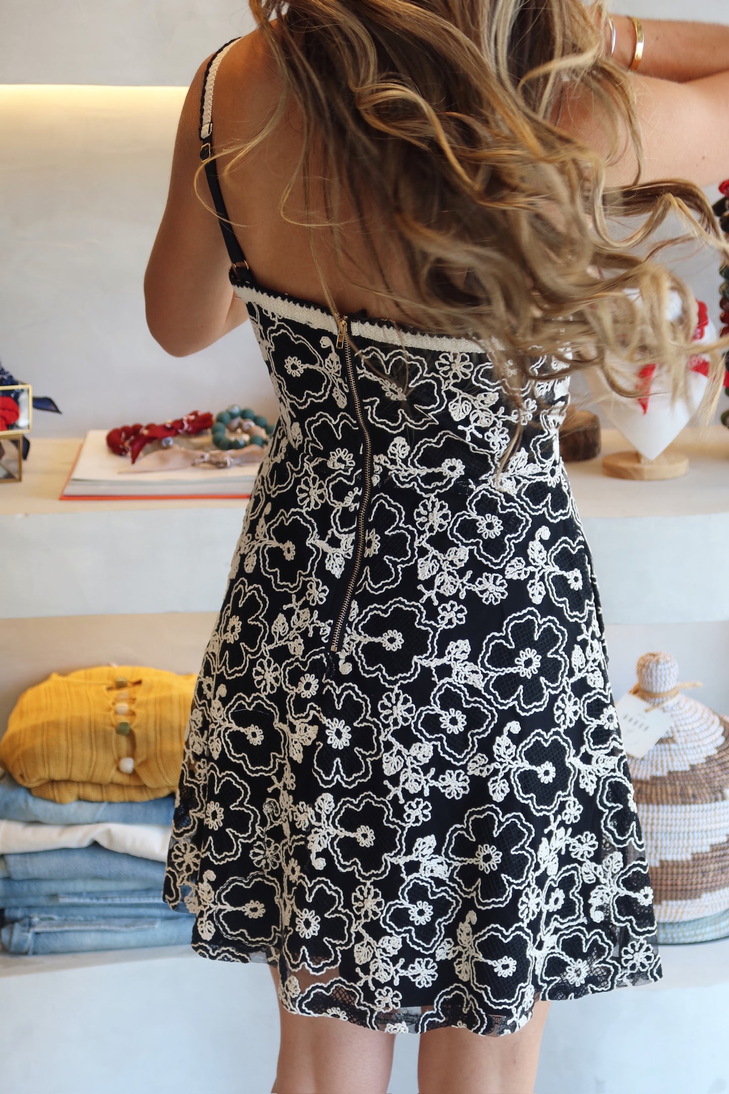 Minitas B&W - Detailed Mini Dress
