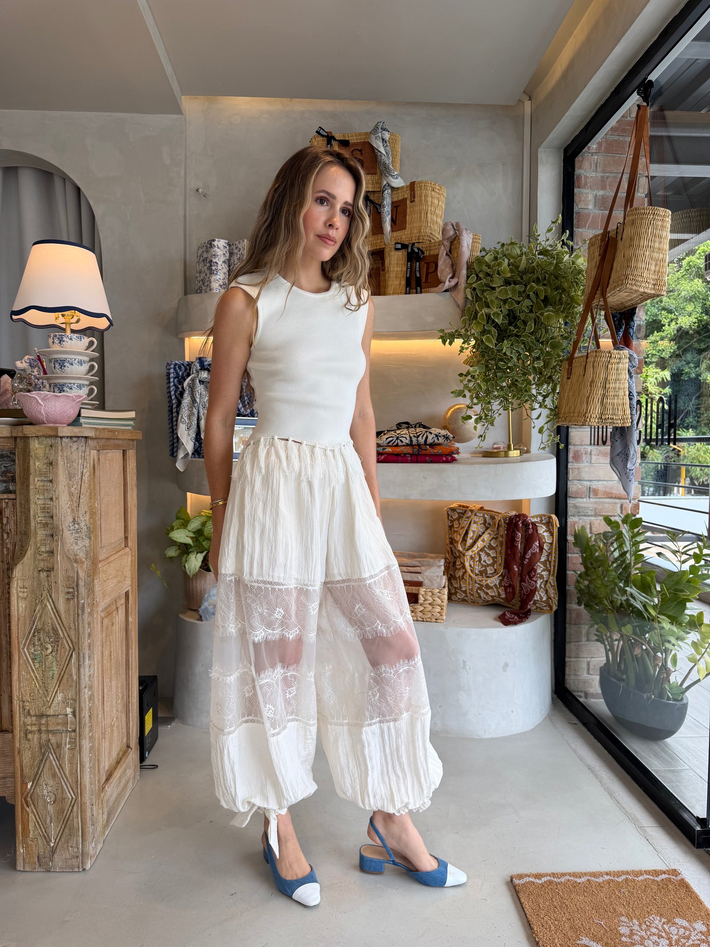 Galicia - Lace Balloon Pant