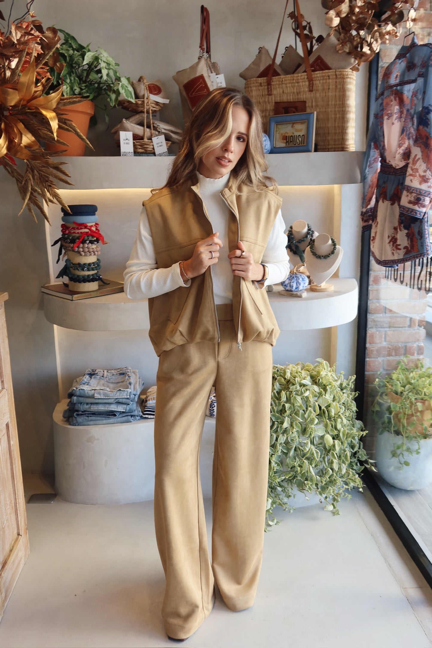 Layover luxe - suede pant set